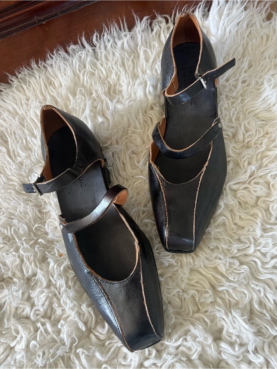 Giraudon Shoes - AJ GIRAUDON Ankle Strap Shoes • 37 (6.5/7)